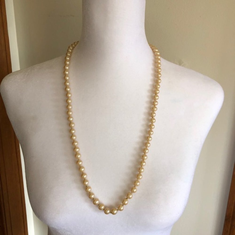 VINTAGE Pearl Costume 27" Necklace Vintage